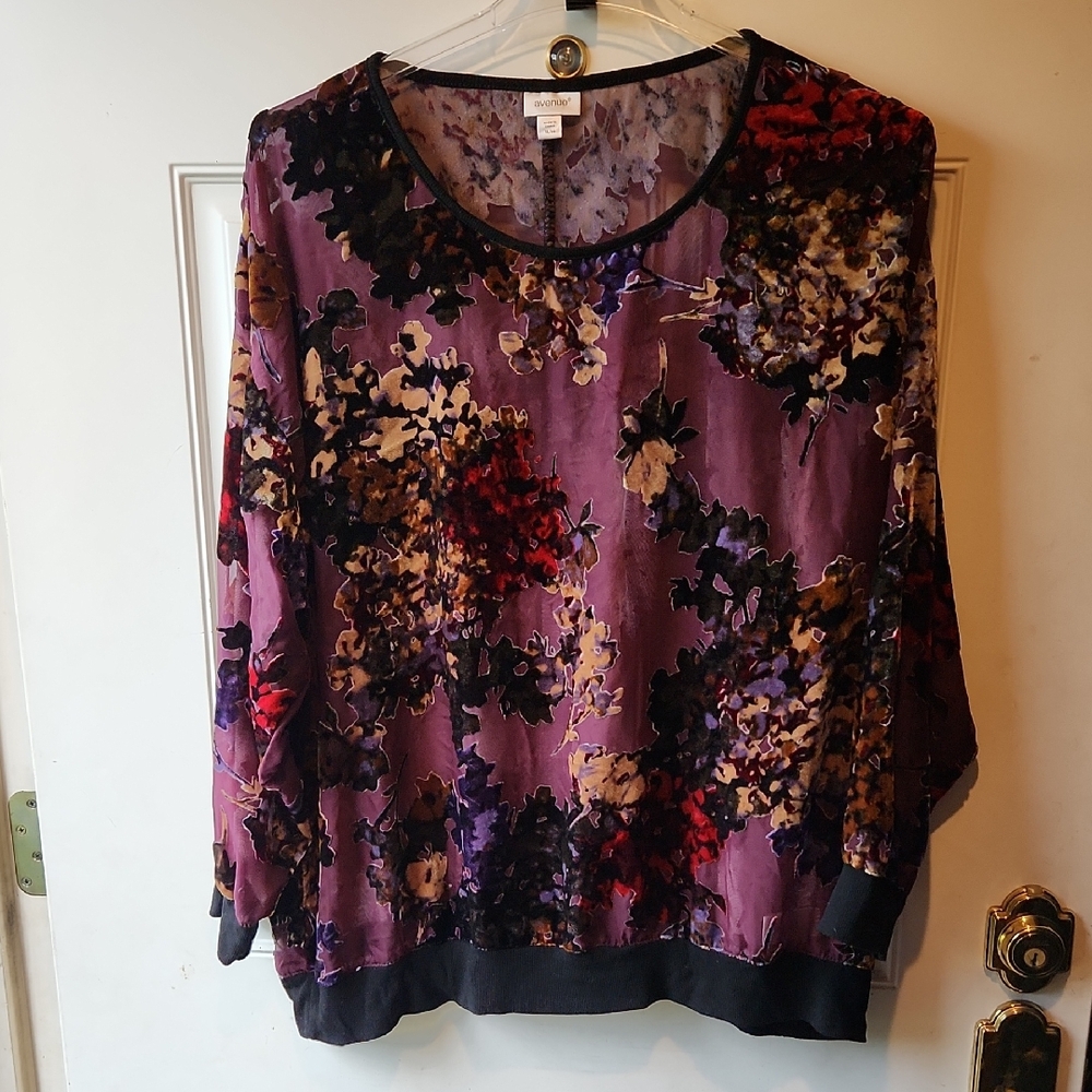 Avenue Velvet Floral Purple Long Sleeved Top Size 18/20